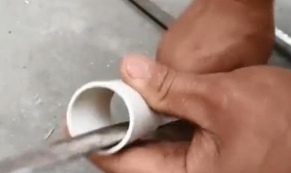 pvc管中間斷了拼接視頻分享，這個思路還是比較實用的！